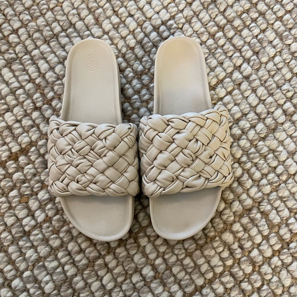 URBAN OUTFITTERS Naomi Slide Sandals in Cream (Size 8.0 US) - Picture 3 of 5